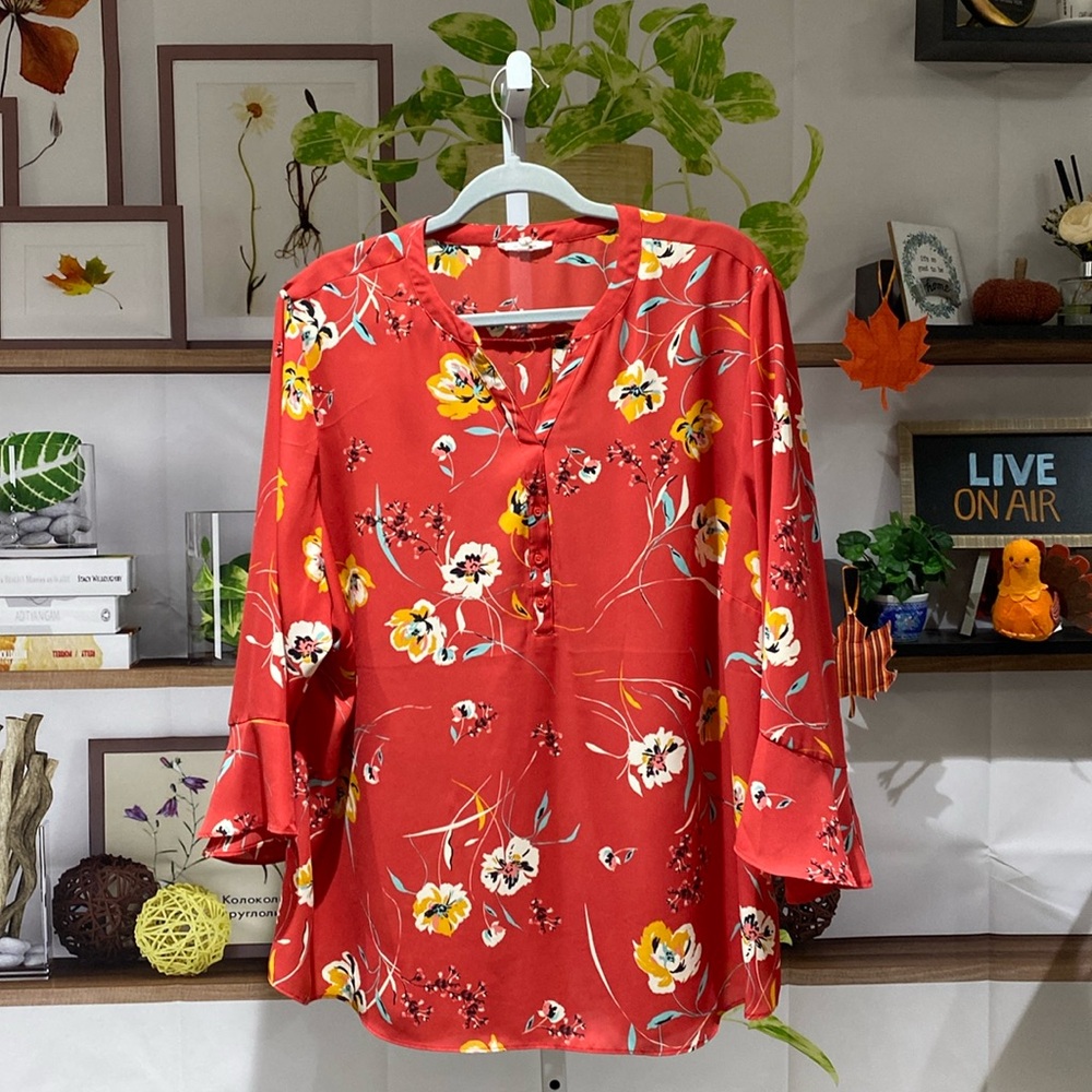 Maurice’s size 2 red blouse with teal gold pink   Super pretty.